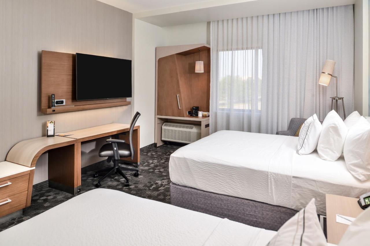 Courtyard By Marriott Charlotte Northlake Exterior foto