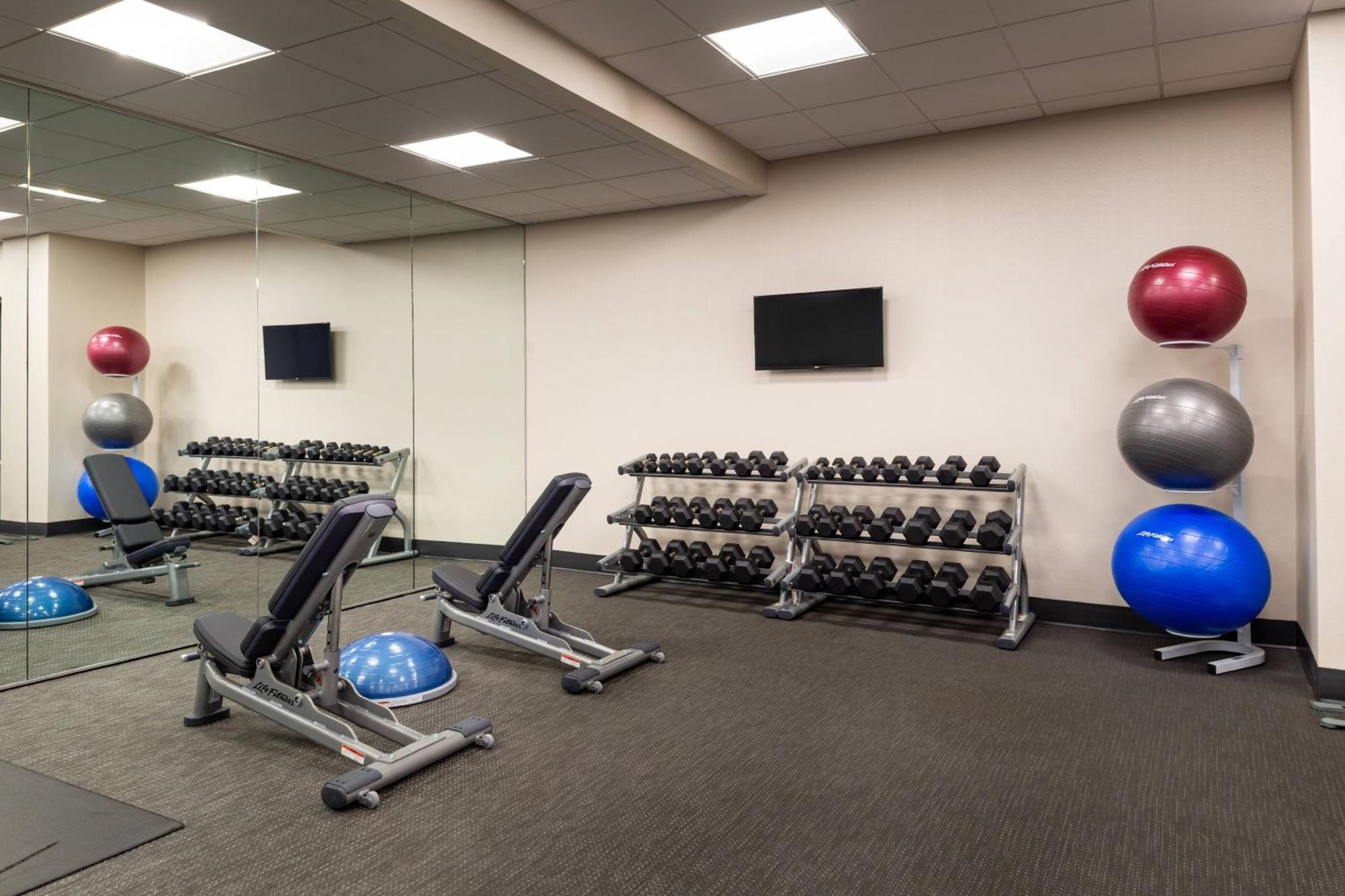 Courtyard By Marriott Charlotte Northlake Exterior foto